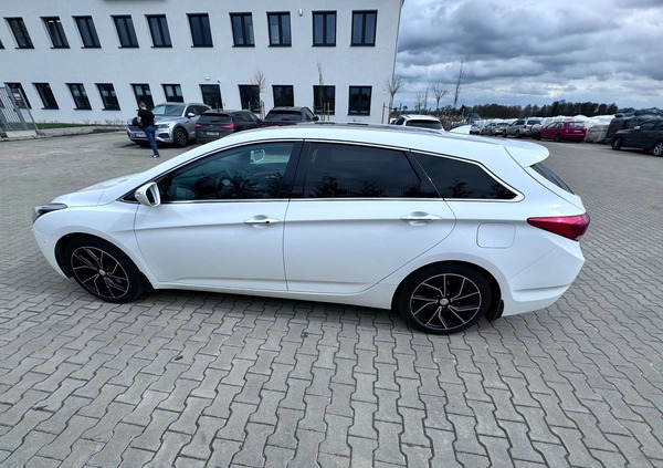 Hyundai i40 cena 59500 przebieg: 148460, rok produkcji 2019 z Chełmża małe 301